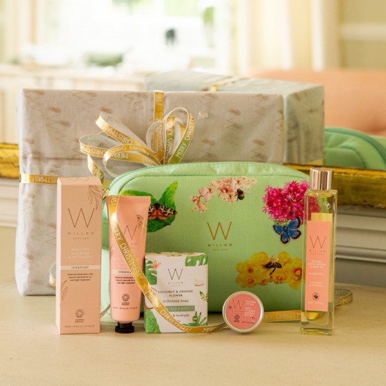 NEW Botanical Beauty Bag
